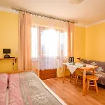 Piekne Widoki Couette-café 3*
