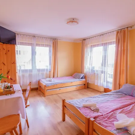 לינה וארוחת בוקר Piekne Widoki 3*