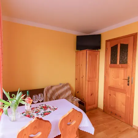 לינה וארוחת בוקר Piekne Widoki 3*