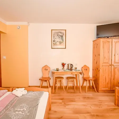 Piekne Widoki فندق مبيت وإفطار زومب