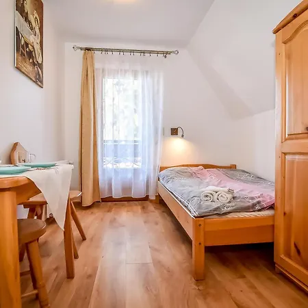Piekne Widoki فندق مبيت وإفطار 3*