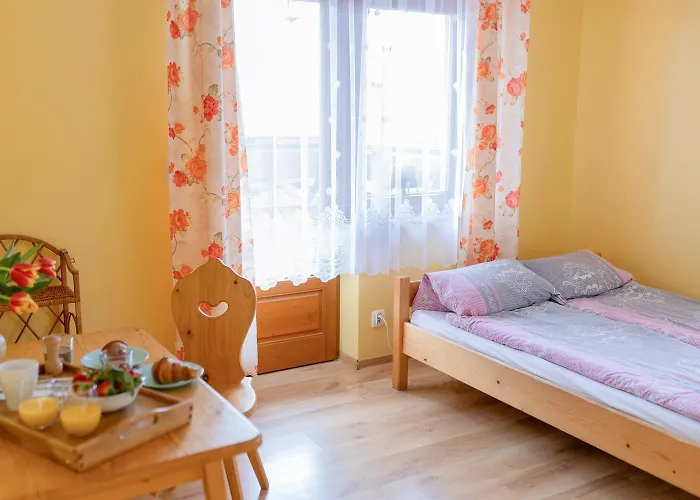 住宿加早餐酒店 Piekne Widoki 扎布