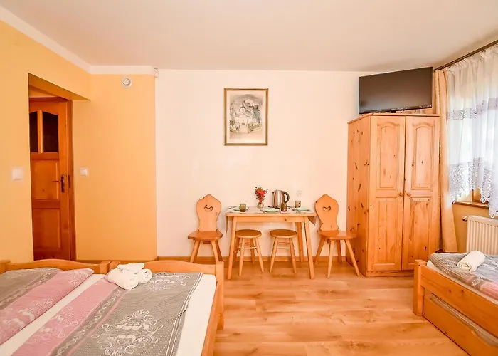 Piekne Widoki 住宿加早餐酒店 扎布